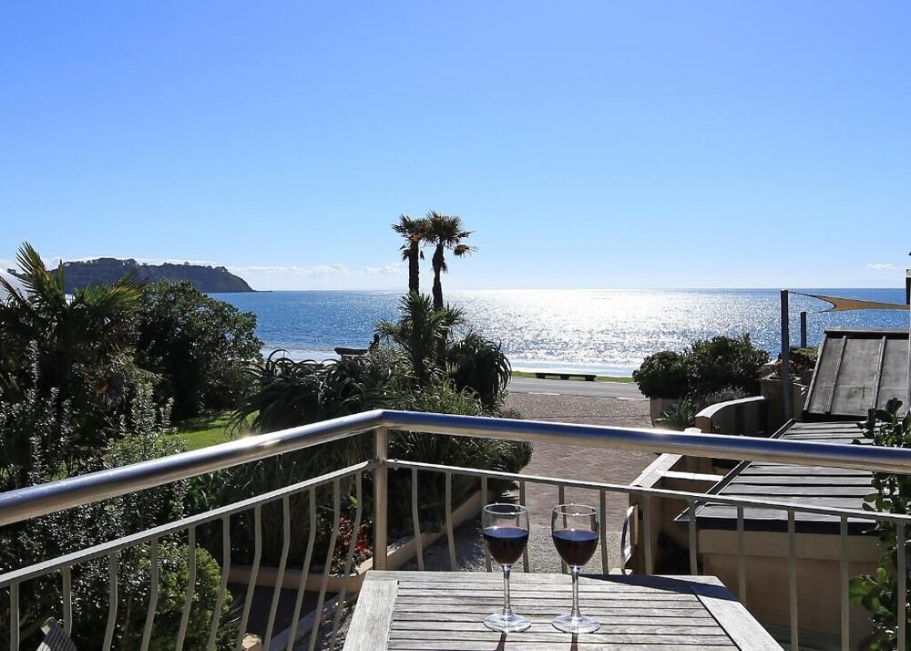 Beachfront on Waiheke — 4-Star Luxury Hotel in Auckland, New Zealand