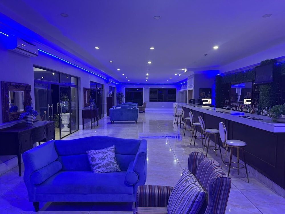 Dwaleni Farm Lodge — 4-Star Luxury Hotel in Mhlambanyatsi, Swaziland