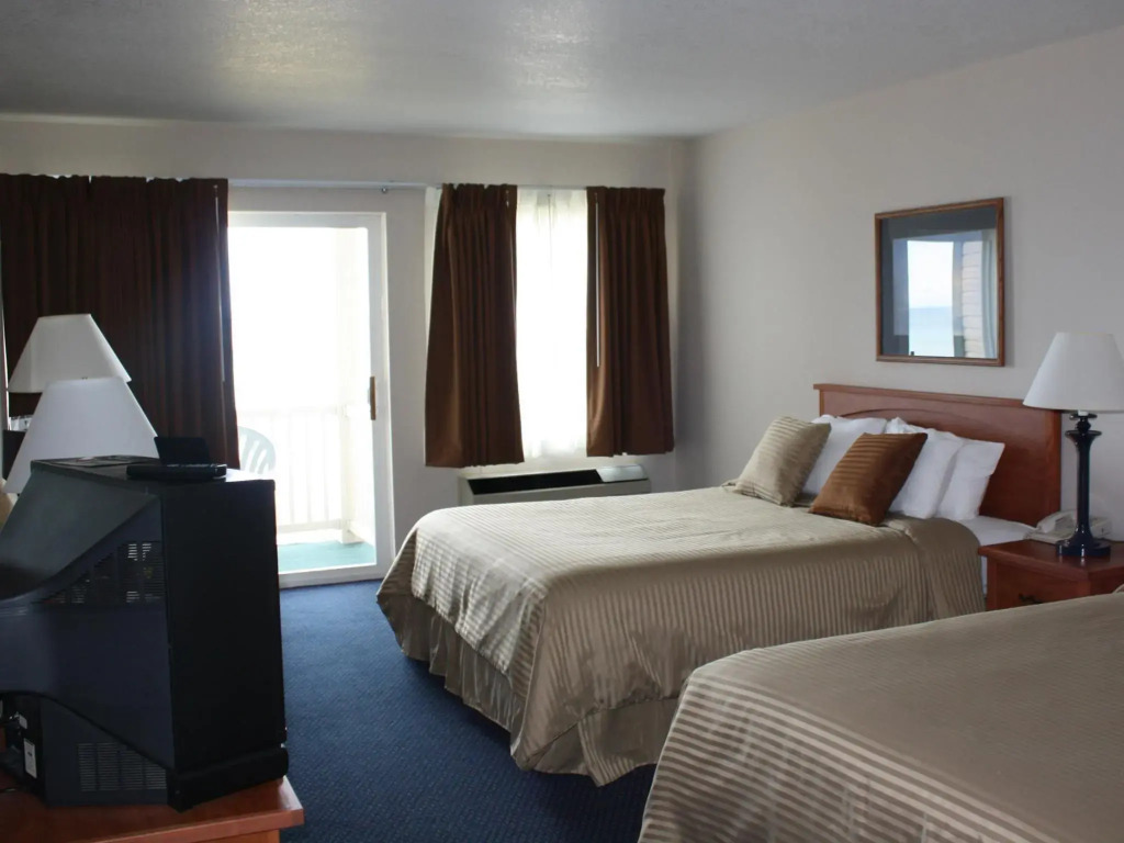 Magnuson Grand Lakefront - photo 9