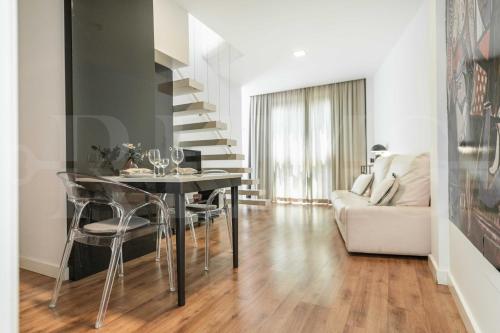 Artistic Duplex with Terrace by Picasso Museum by Rems - carbon neutral hotel in Malaga