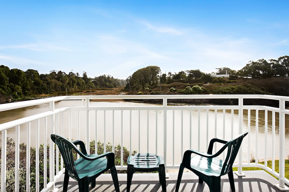 The Beach House Inn - photo 27