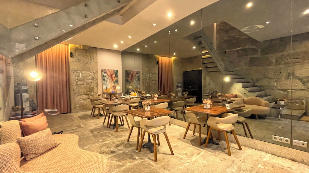 Charm By Yoursporto — 4-Star Luxury Hotel in Vila Nova De Gaia, Portugal