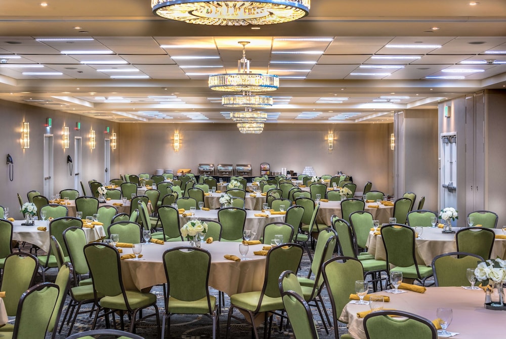 Hilton Garden Inn Reagan National Airport - photo 46