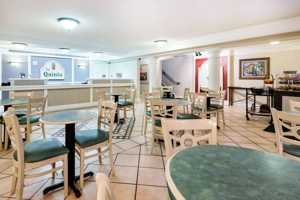 La Quinta Inn by Wyndham Farmington - photo 6