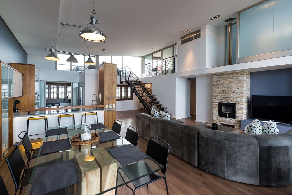 Harbour Edge Apartments — 4-Star Luxury Hotel in Cape Town, South Africa