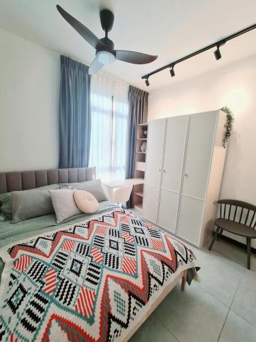 Cozy Modern Tiny Home 2R1B 10 mins to KLCC — 4-Star Luxury Hotel in Kuala Lumpur, Malaysia