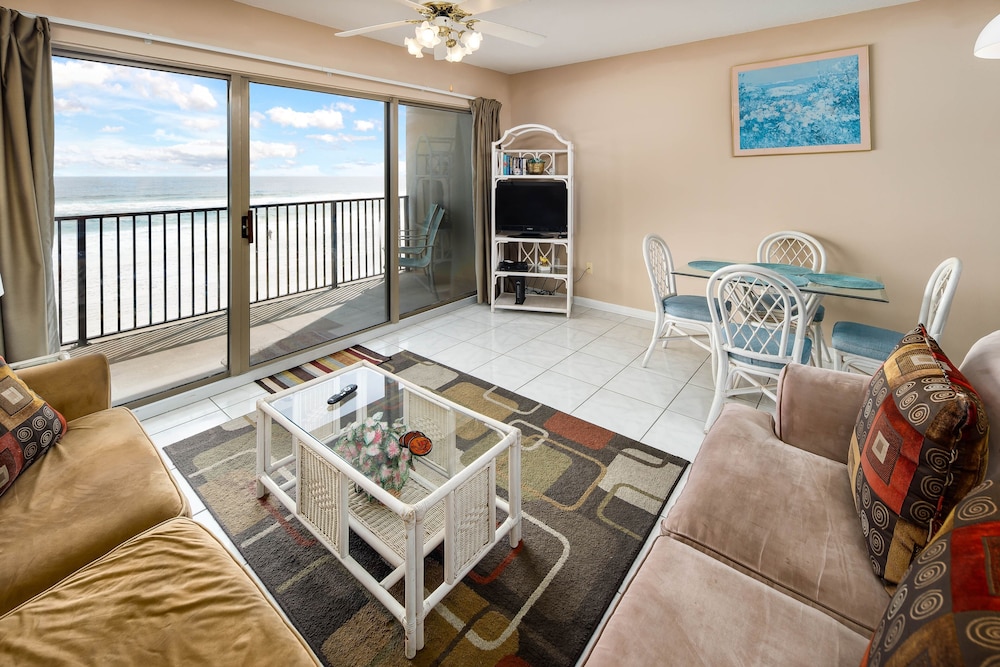 Emerald Towers West 3003 by RedAwning - featured photo