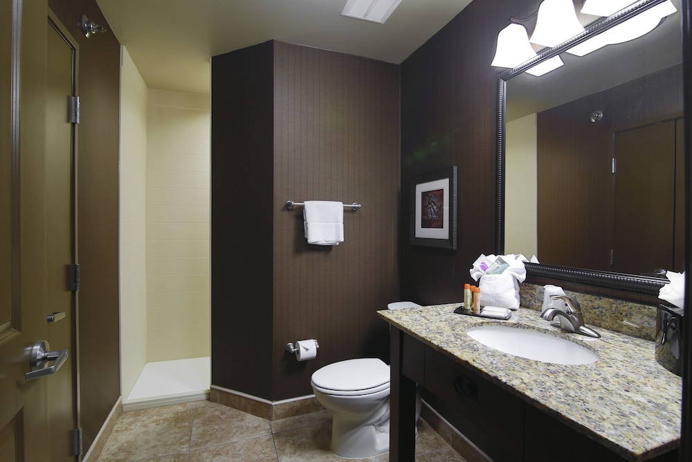 Teddy's Residential Suites Watford City - photo 25