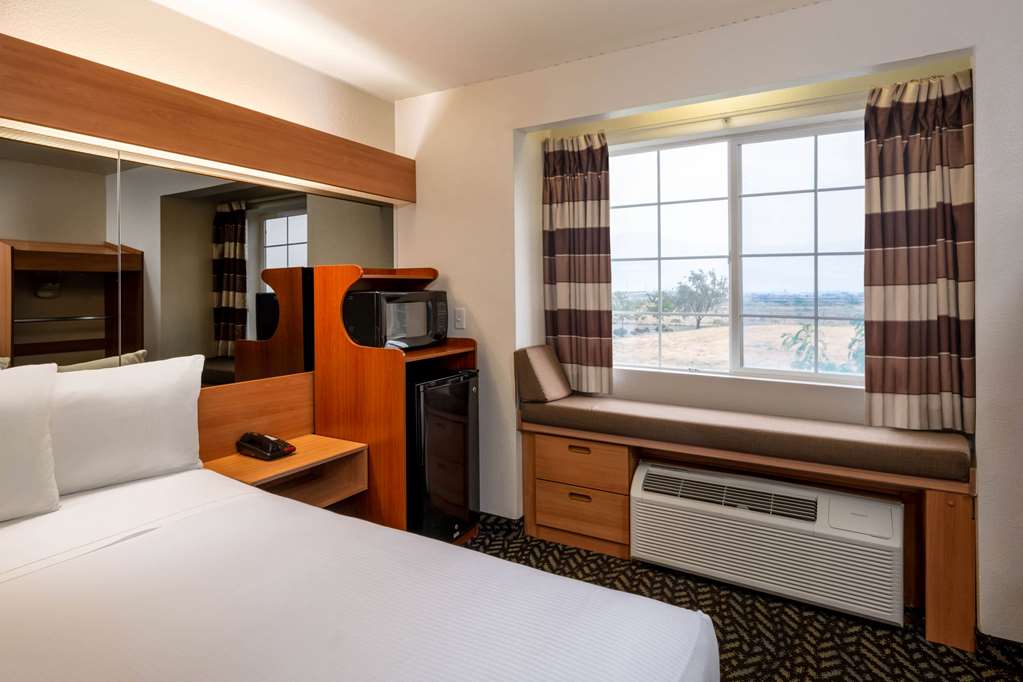 Microtel Inn & Suites by Wyndham Salt Lake City Airport - photo 18