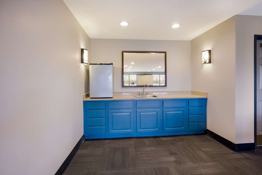 Country Inn & Suites by Radisson Marion IL - photo 47
