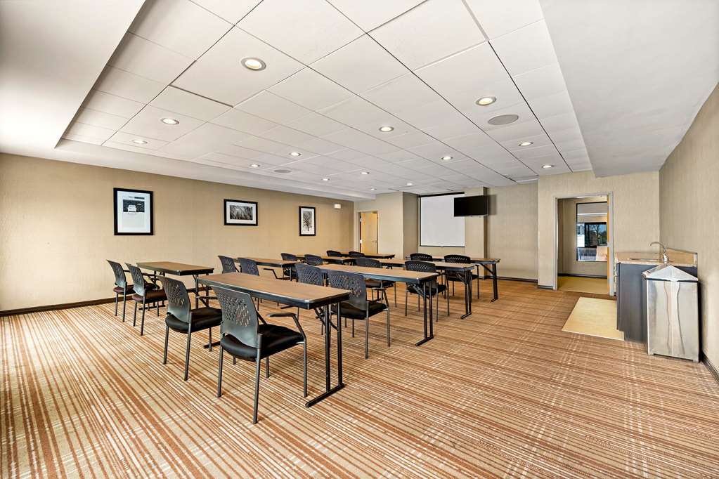 Sonesta Essential Indianapolis Airport - photo 35