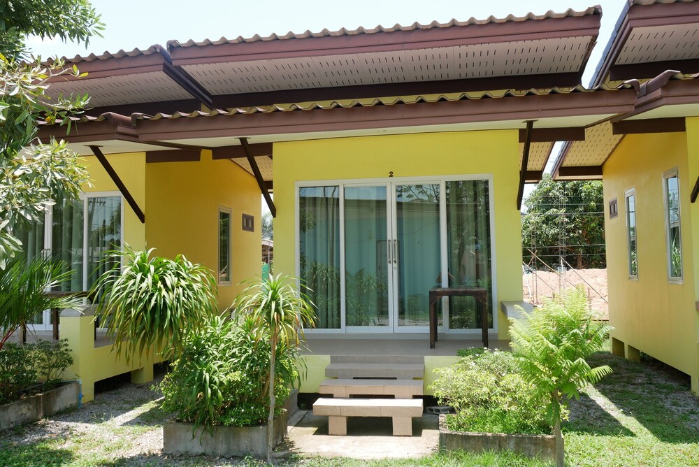 Tarathip Resort in Tha Mai, Thailand