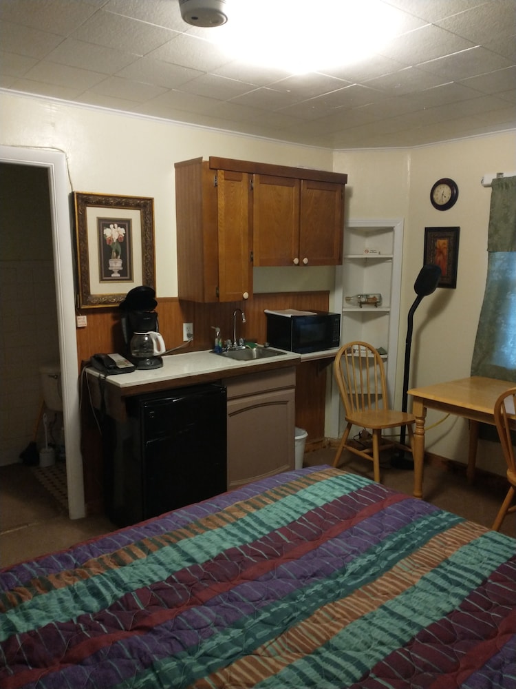 Paintbrush Inn Thermopolis - photo 8
