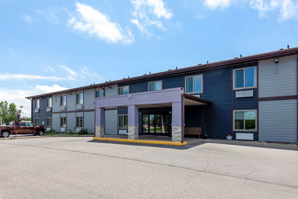 Red Roof Inn & Suites Tomah - photo 44