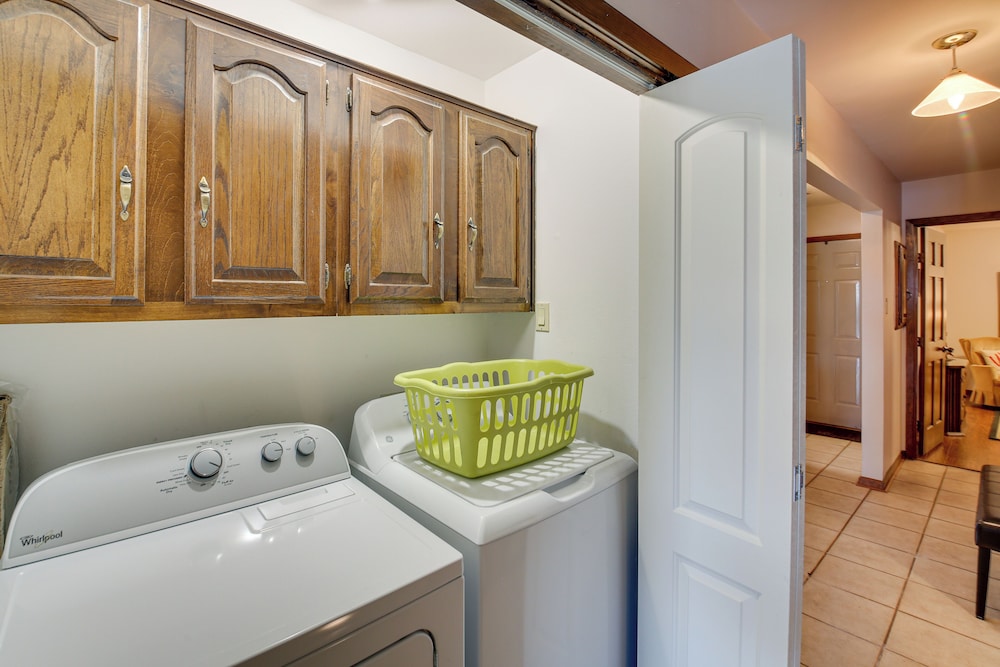 5 Mi to Casino: Waterfront Condo in Hot Springs - photo 12