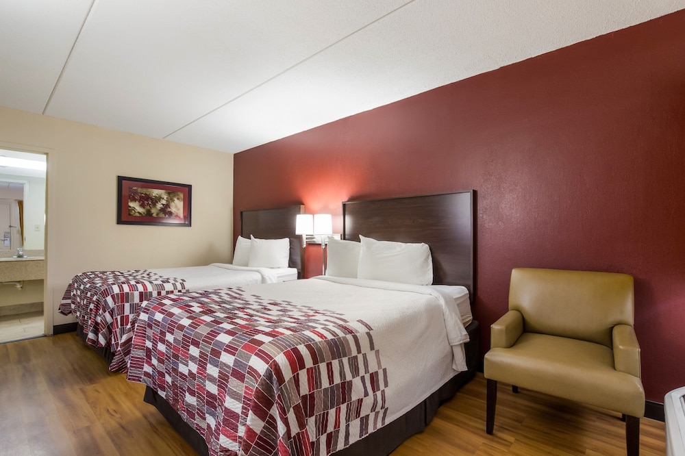 Red Roof Inn Shelbyville - photo 17