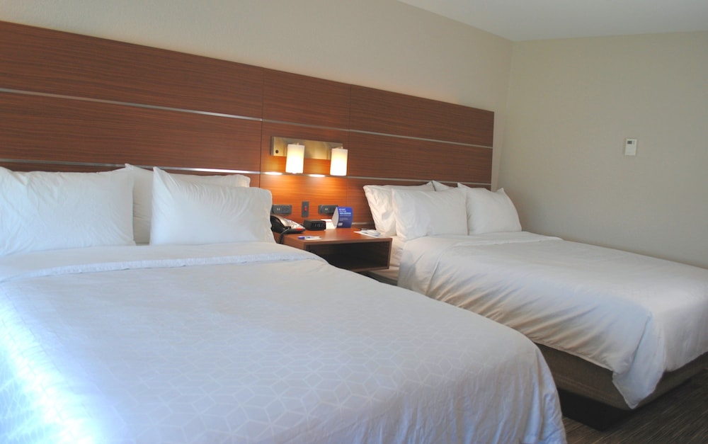 Holiday Inn Express & Suites Columbia City by IHG - photo 3