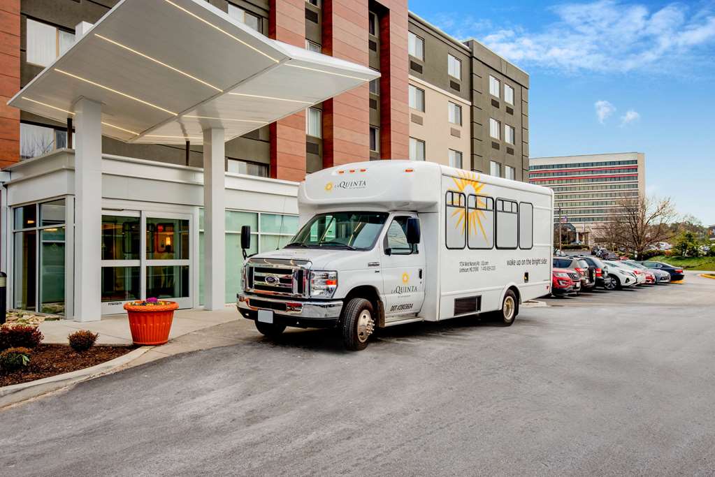 La Quinta Inn & Suites by Wyndham Baltimore BWI Airport - photo 77