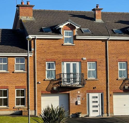 Luxury Portrush Holiday Homes The Green Portrush Sleeps 12 5 bedrooms — 4-Star Luxury Hotel in Portrush, United Kingdom