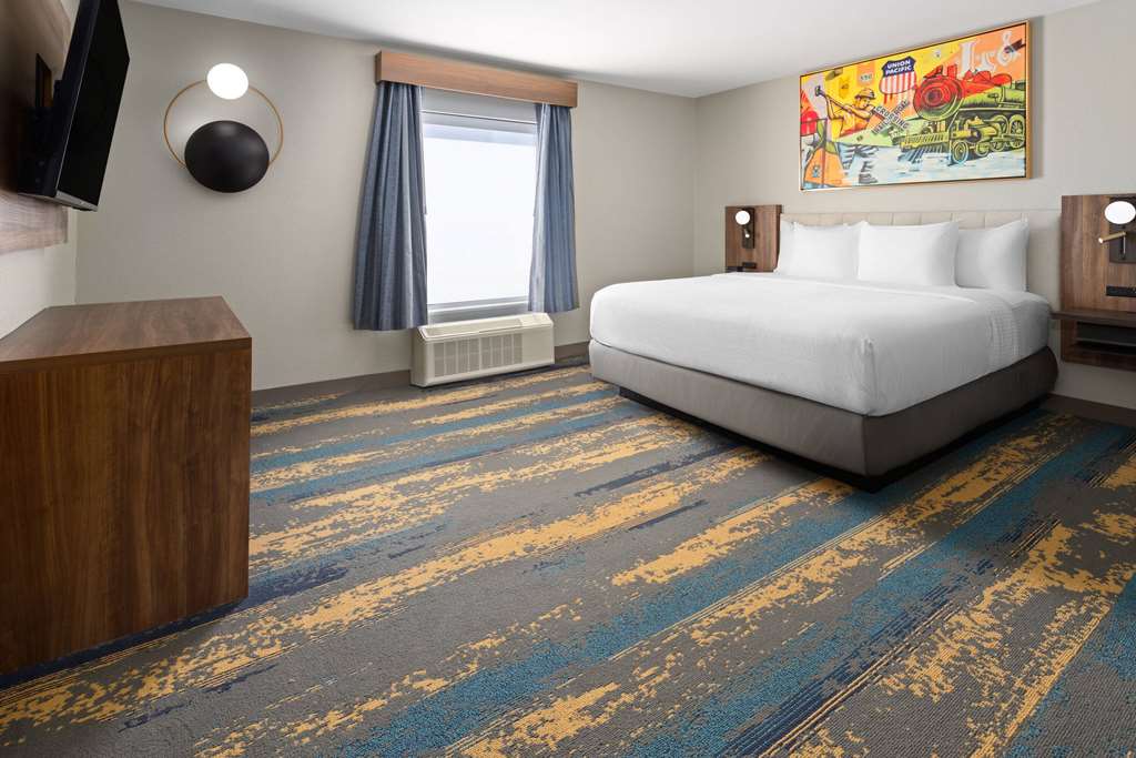 La Quinta Inn & Suites by Wyndham Memphis I 240 - photo 25