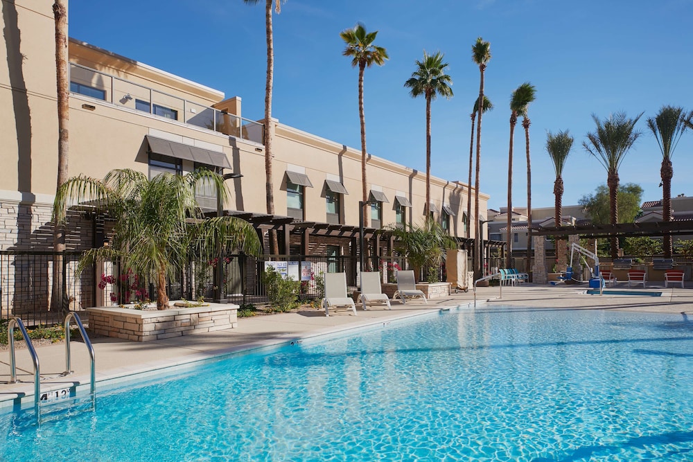 Hampton Inn & Suites Phoenix Scottsdale on Shea Boulevard - photo 52