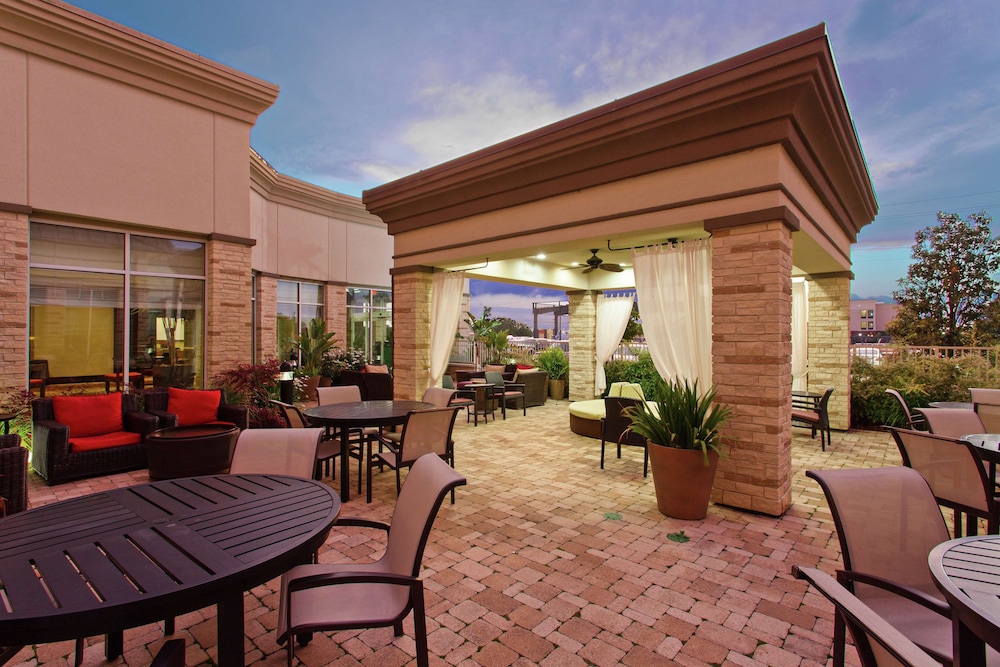 Hilton Garden Inn Victoria - featured photo