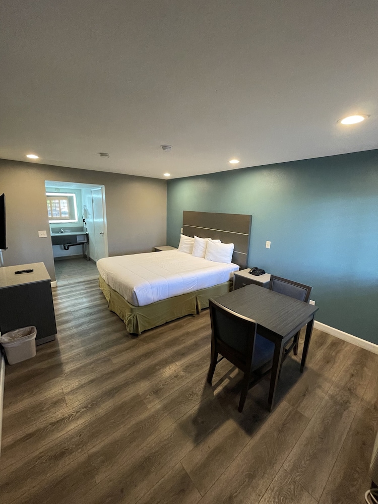 Hotel Milagro - photo 6