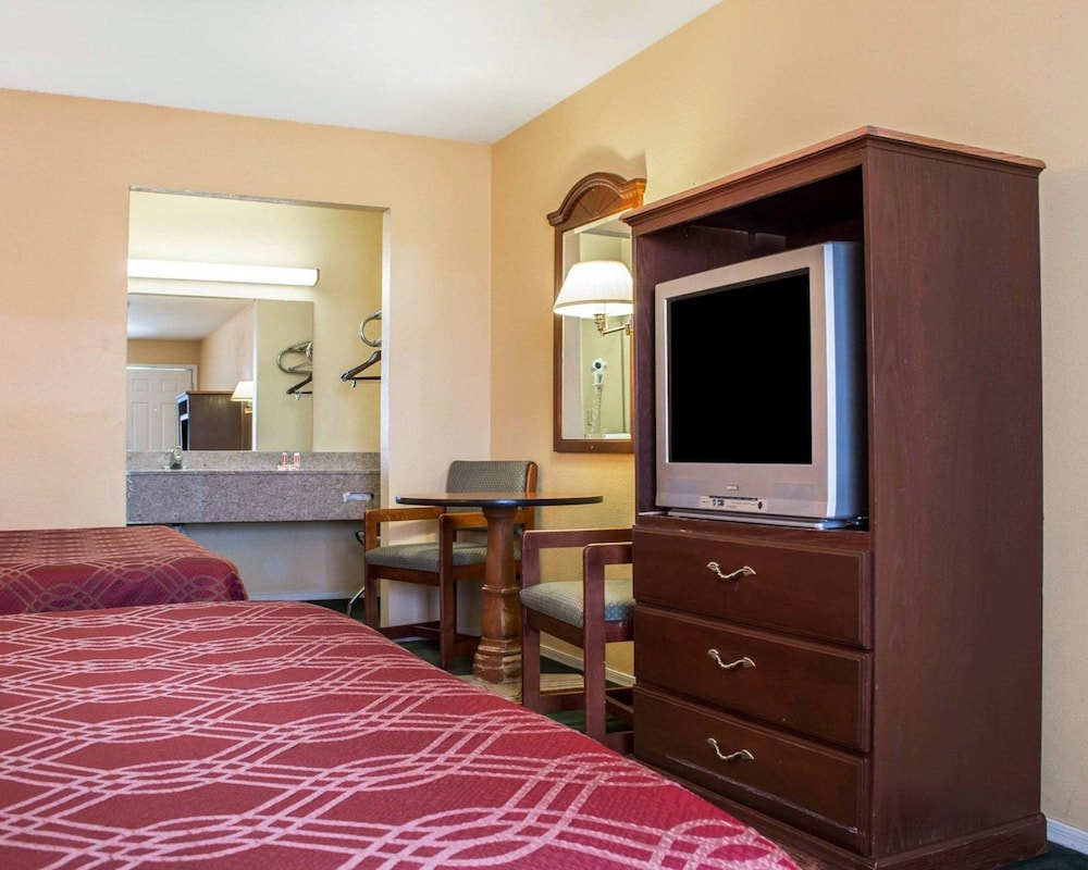 Travelodge by Wyndham Kingman - photo 10