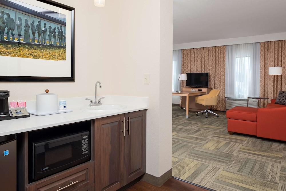 Hampton Inn Kalamazoo - photo 11