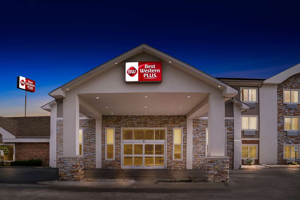 Best Western Plus Flint Airport Inn & Suites — hotel in Flint