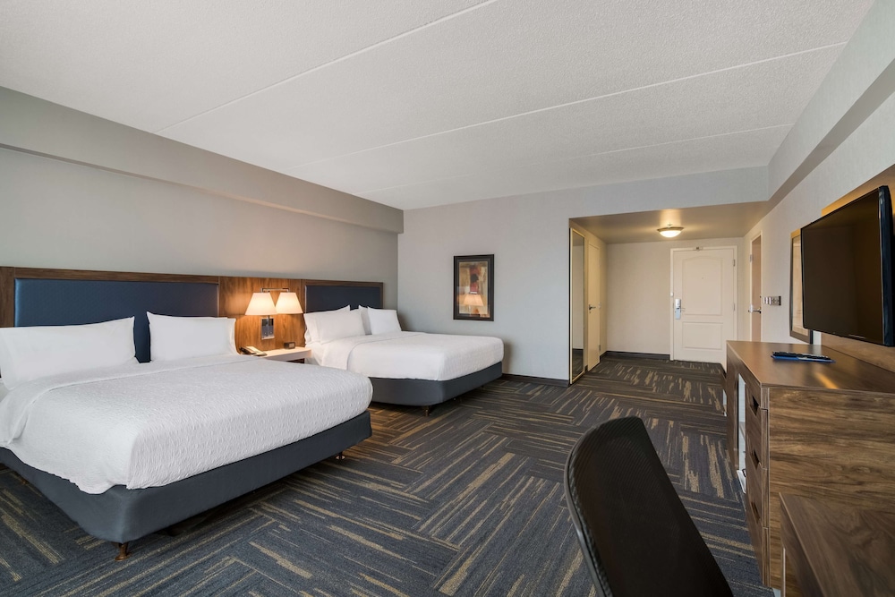 Hampton Inn & Suites Plattsburgh - photo 12