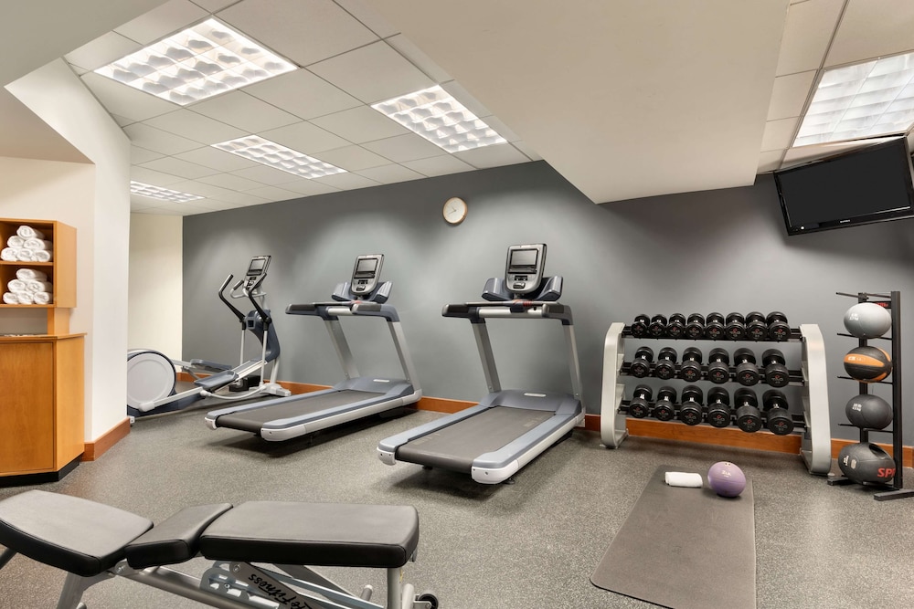 Hilton Garden Inn Tysons Corner - photo 21