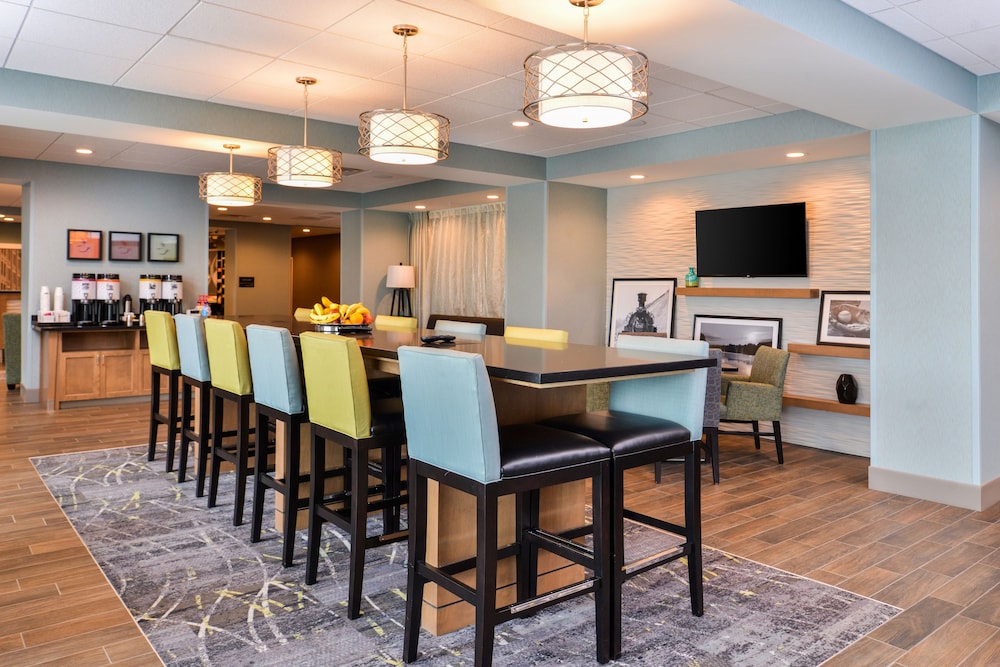Hampton Inn Omaha Airport - photo 31