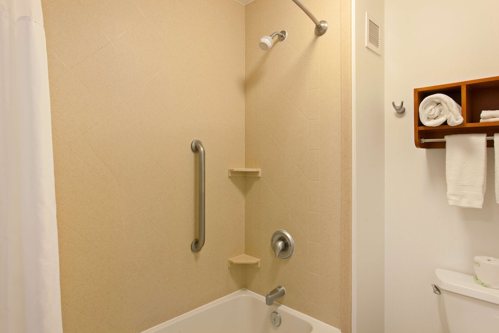 Hampton Inn & Suites Clovis Airport North - photo 15