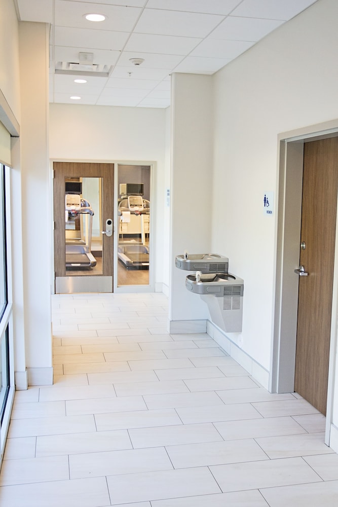 Holiday Inn Express & Suites Greenwood Mall by IHG - photo 47