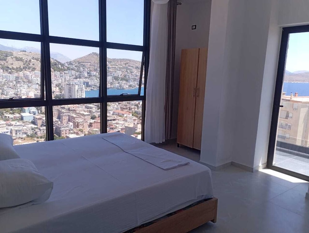 Brian's Rooms - last minute hotel in Sarande