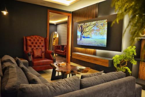 Gold Crest Mall Luxury Apartments with Balcony by NestNow in DHA Phase 4 Lahore — 4-Star Luxury Hotel in Lahore, Pakistan