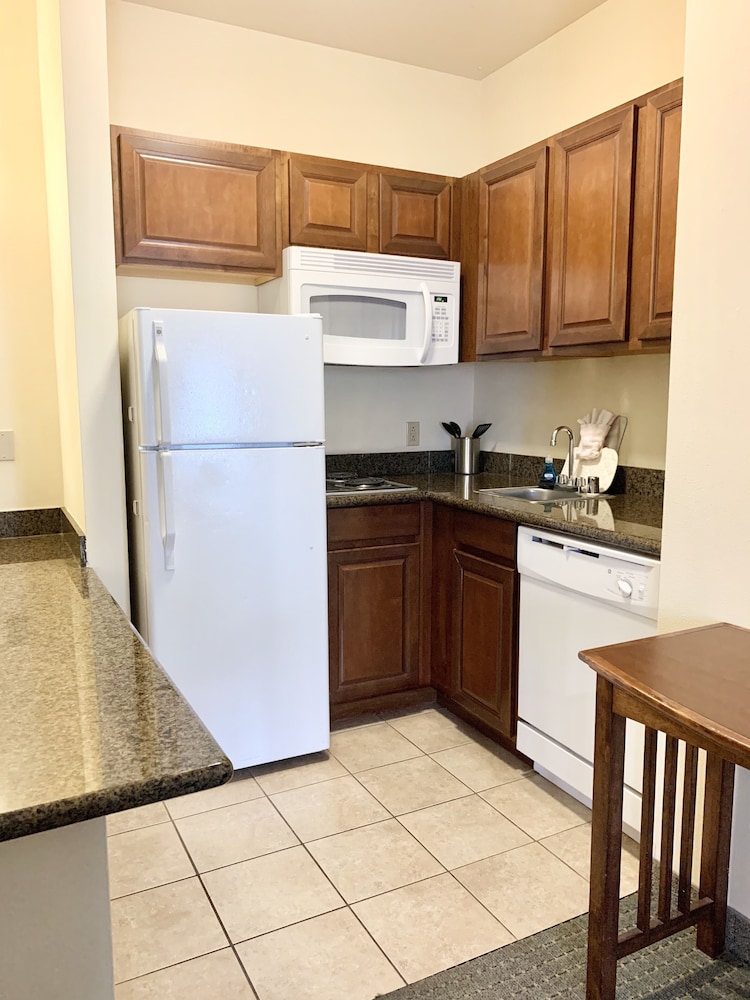 Staybridge Suites Albuquerque Airport by IHG - photo 11
