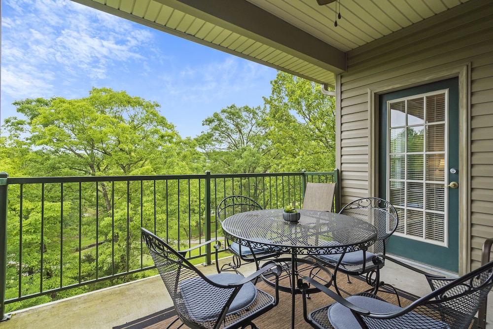 Holiday Ridge Retreat Duo Holiday Hills Branson Golf Resort Outdoor Pools - photo 29