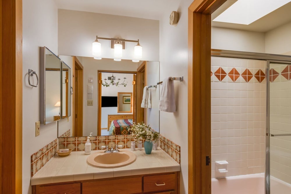 Acoma Majestic Views Near the Santa Fe Opera and Four Seasons in Tesuque - photo 22