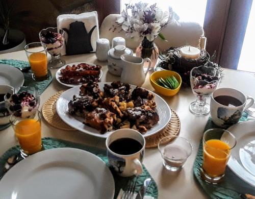 Alaska Chalet Bed & Breakfast - photo 8