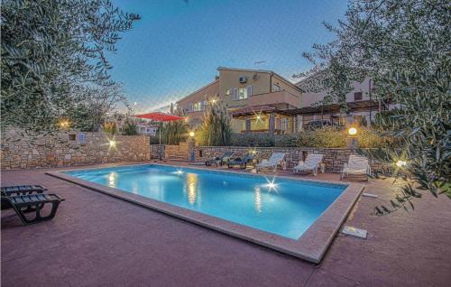 4 Bedroom Amazing Home In Pavicini — 4-Star Luxury Hotel in Marcana, Croatia