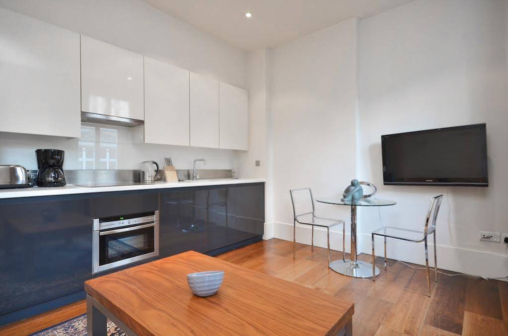 Uber London Oxford Street House — 5-Star Luxury Hotel in City Of Westminster, United Kingdom