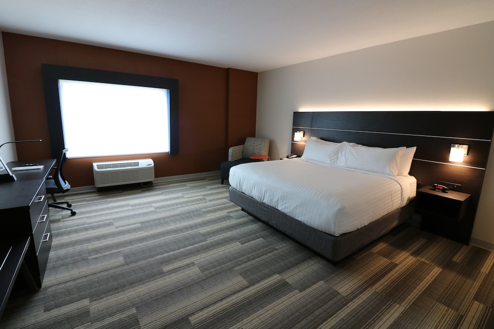 Holiday Inn Express & Suites Coffeyville by IHG - photo 7
