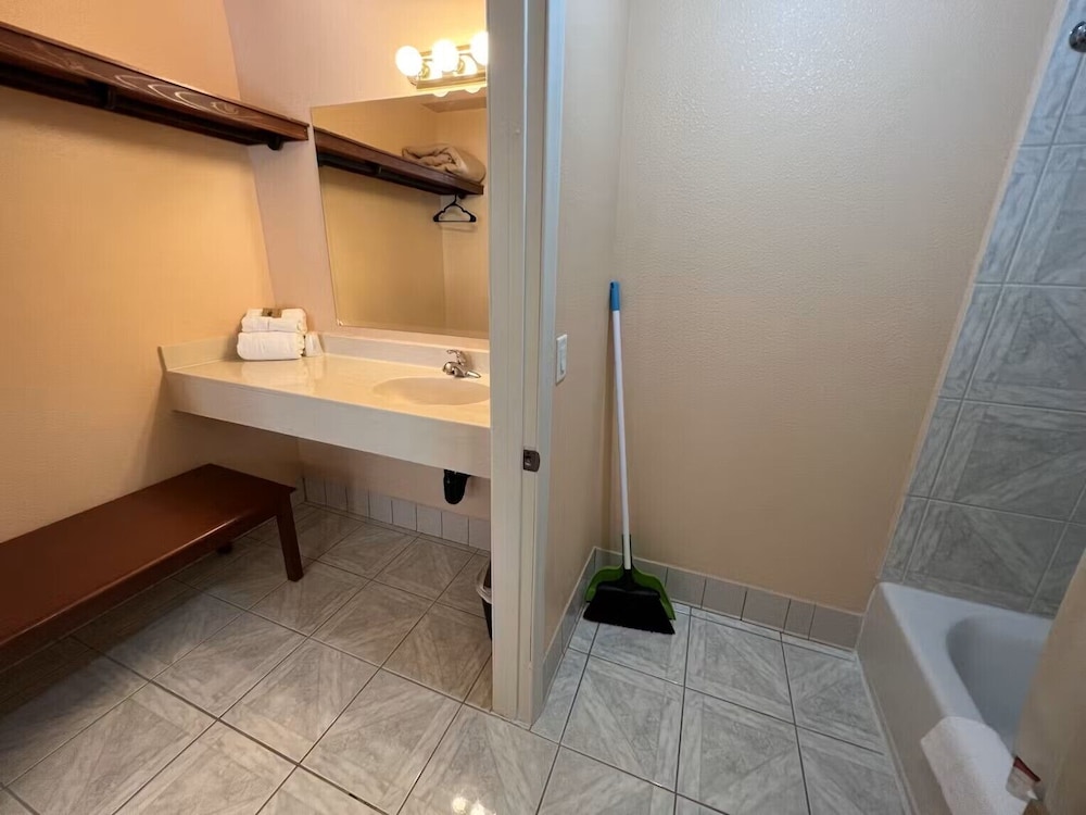Frazier View Motel - photo 41