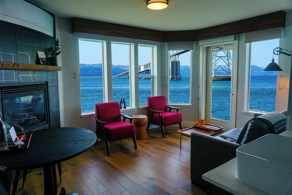 Cannery Pier Hotel & Spa - photo 26