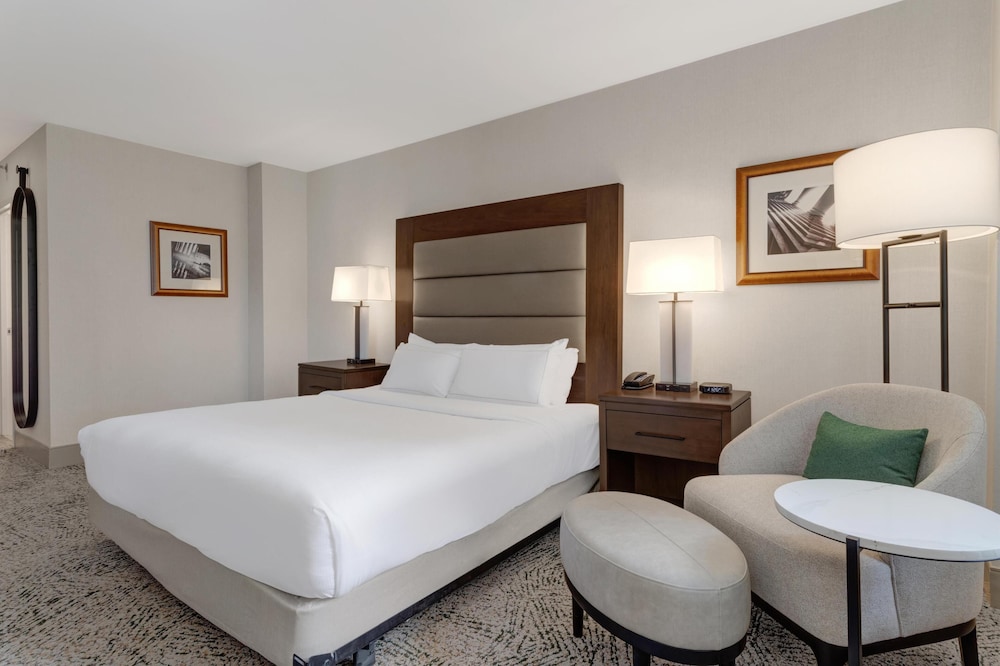 Hilton Arlington National Landing - photo 36
