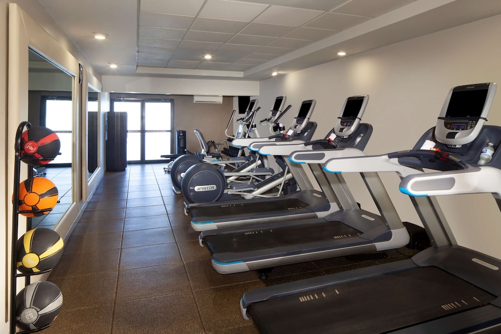 Embassy Suites by Hilton Philadelphia Airport - photo 34