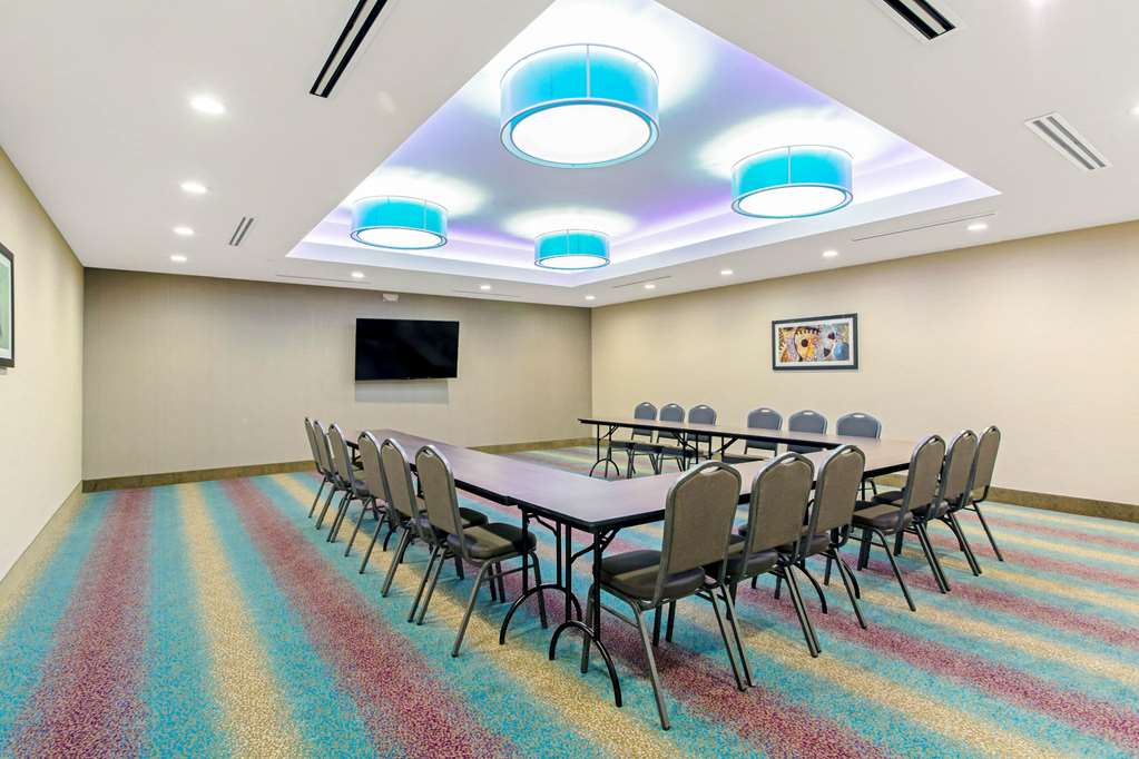 La Quinta Inn & Suites by Wyndham Sweetwater East - photo 24