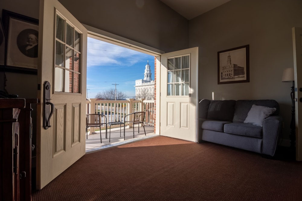 Nauvoo Temple House Hotel - photo 75
